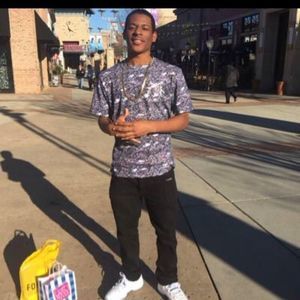 Meet your Posher, Carlos